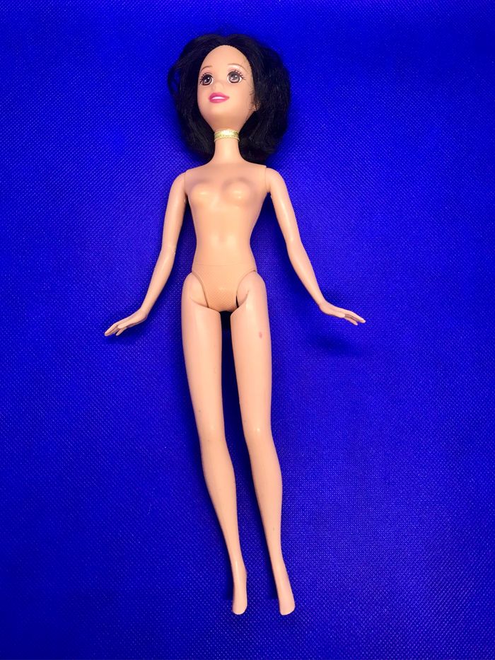 2006 Poupée princesse Disney Blanche neige Mattel - photo numéro 2