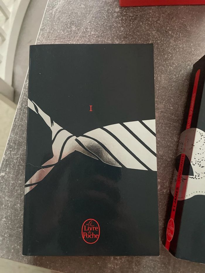 Livre Cinquante nuances de Grey - photo numéro 2