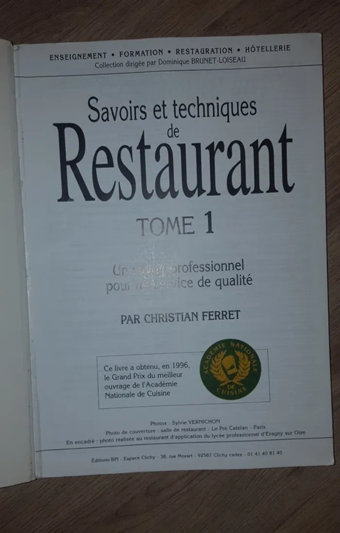 Savoirs et techniques de restaurant - Tome 1 - photo numéro 2