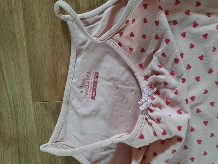 Maillot de corps/débardeur bretelles rose à coeurs TAO 4 ans - photo numéro 2