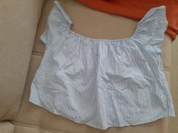 Blouse forme évasée épaules dénudées neuve Zara