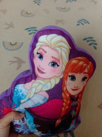 Coussin peluche anna elsa reine des neiges