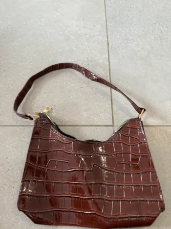 Sac porté épaule marron, très bon état, 24*16cm