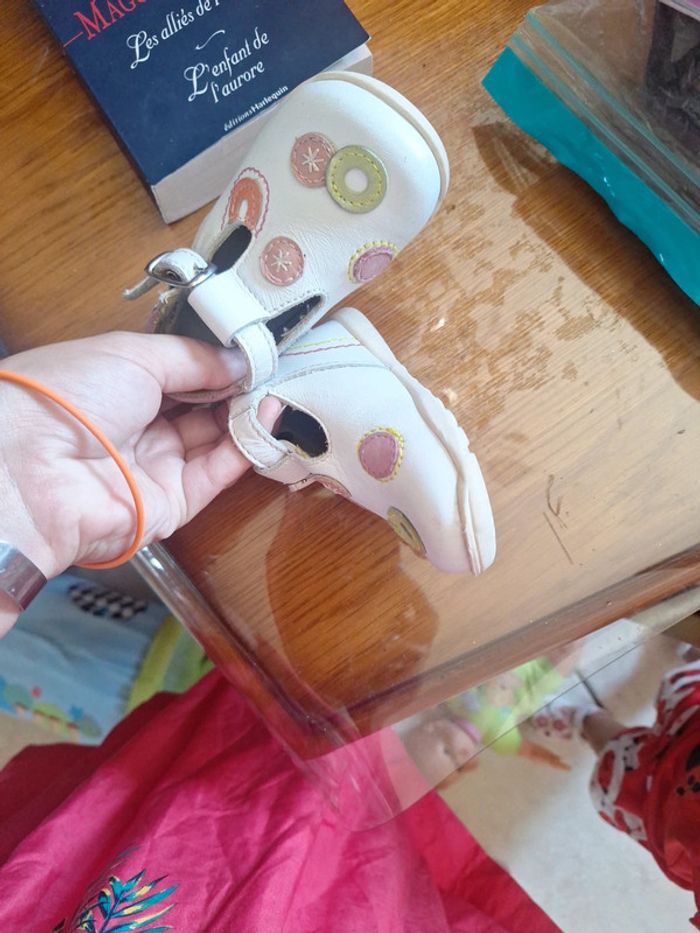 Première chaussure t17 - photo numéro 5