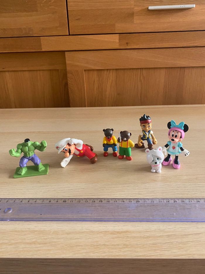 Jouets figurines Disney Minnie mouse petit ours brun Mario Nintendo Hulk
