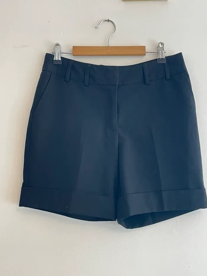 Short noir