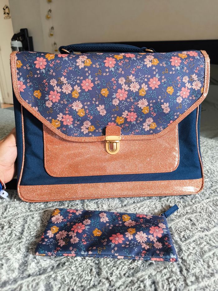 Cartable et sa teousse