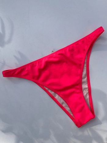 Bas de maillot de bain rose fluo