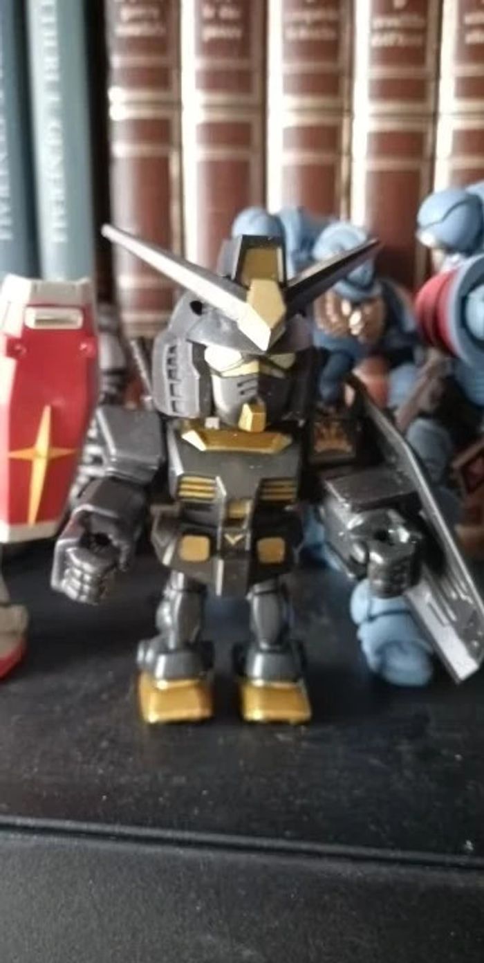 Mini Figurine Gundam rx-78-2 Mc Donald's - photo numéro 2