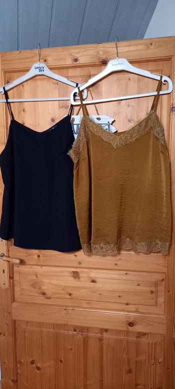 Deux  petits hauts  kiabi