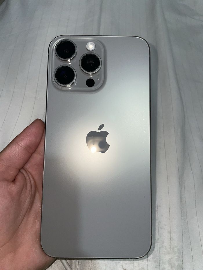 iPhone quinze pro max 512 - photo numéro 2