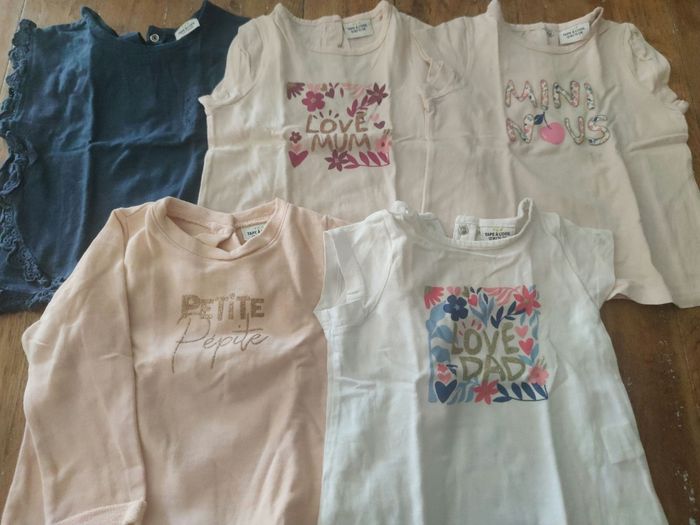 Lot 4 t-shirts et un sous pull 12 mois