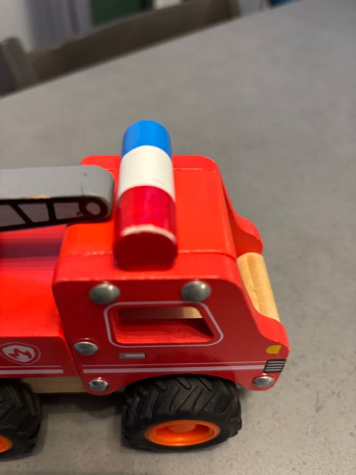 Lot de deux véhicules en bois - photo numéro 6