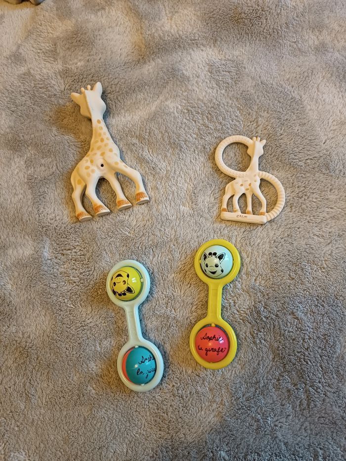 Lot Sophie la Girafe – Hochet, livre d’éveil, anneau de dentition - photo numéro 10