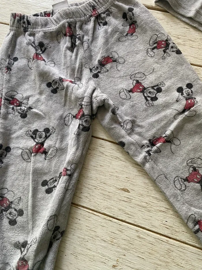 Lot pyjamas deux pièces velours 3 ans - photo numéro 4