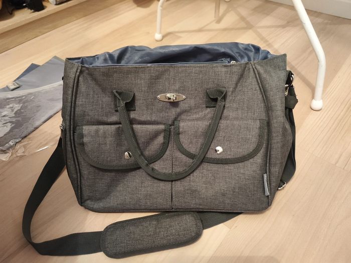 Sac à langer neuf gris - photo numéro 3