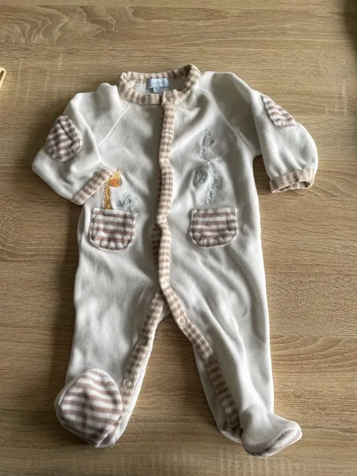 Lot de 7 pyjama velours 3 mois - photo numéro 6