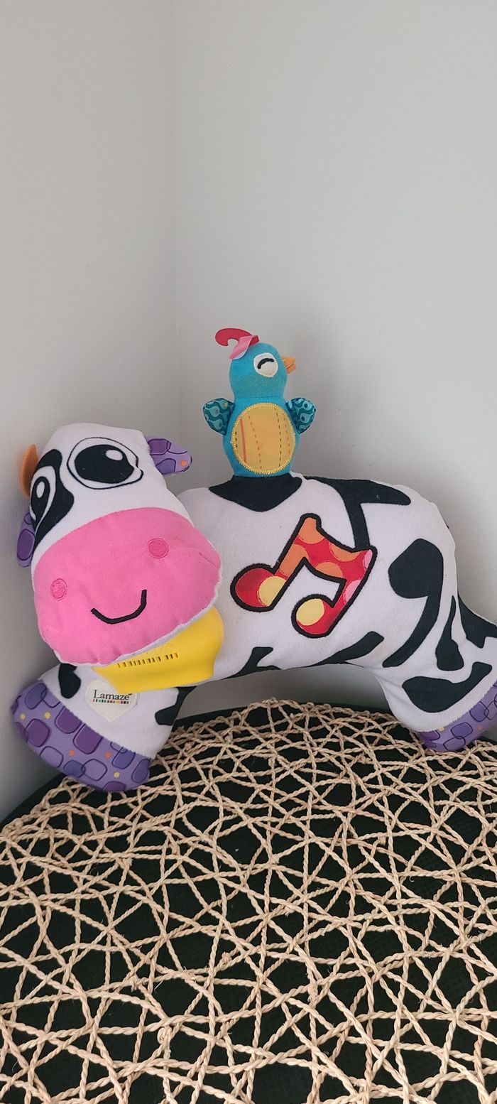 Tomy Lamaze Doudou la Vache Musicale - photo numéro 2