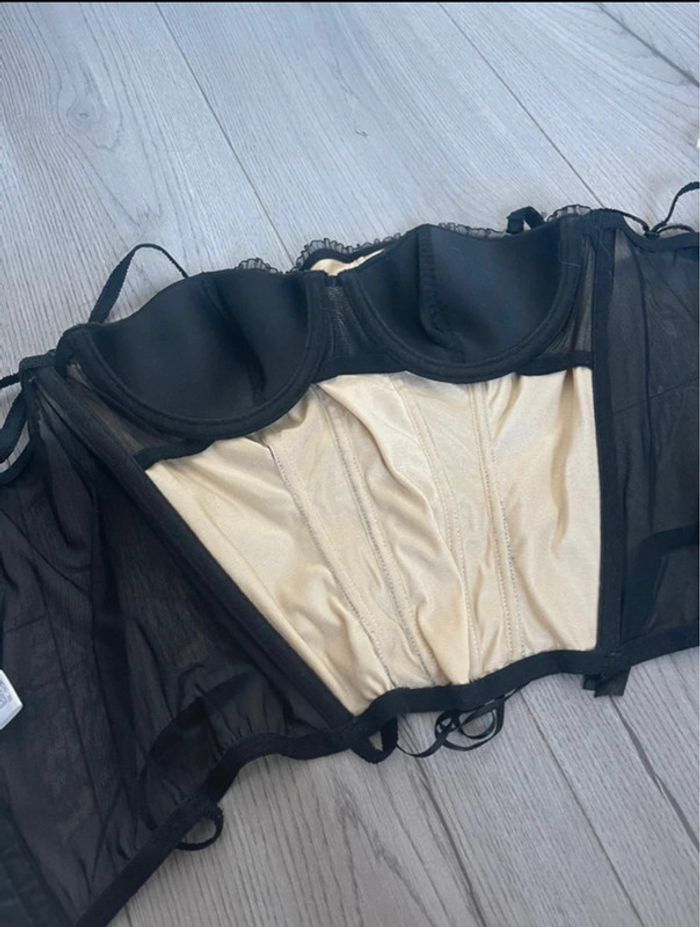 Guêpière taille 90B en très bon état - photo numéro 5