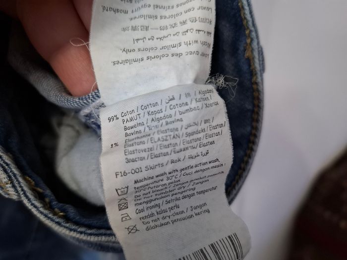 Jupe en jean raille 40 en très bon état - photo numéro 9