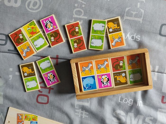 Dominos 28 pièces en bois - photo numéro 2