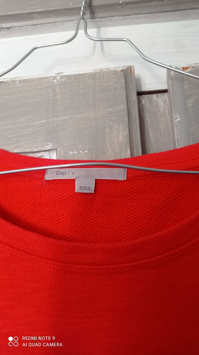 Sweat Gap rouge taille M en excellent état - photo numéro 3