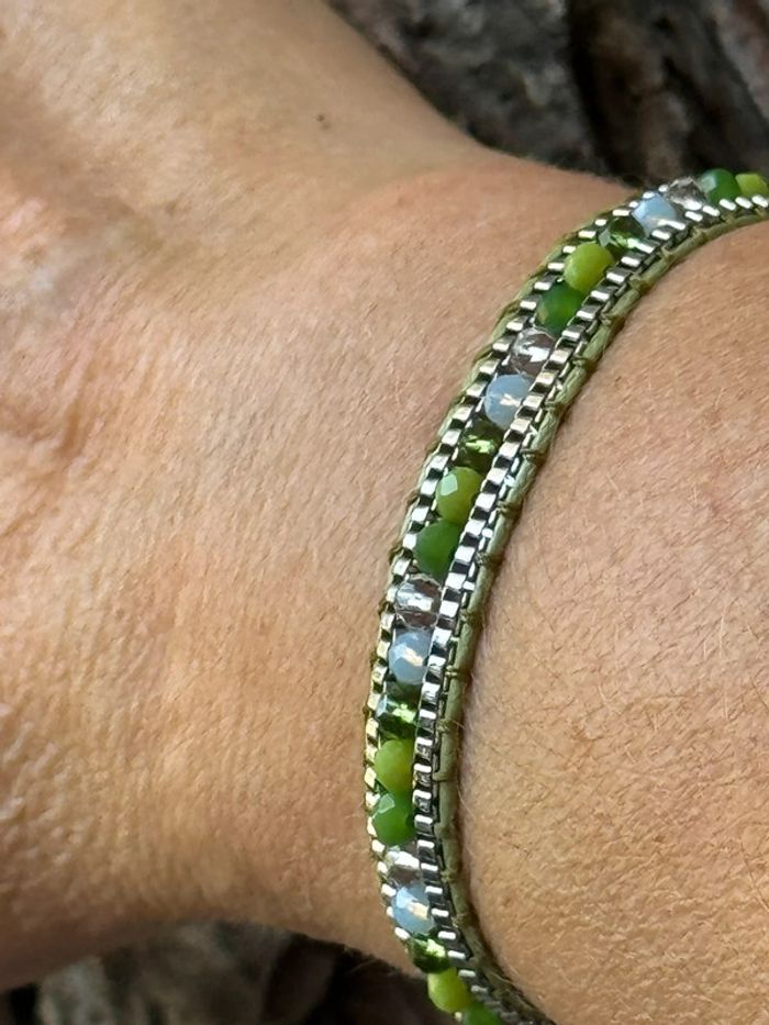 Bracelet fils tressés vert perles naturelle et argent petit créateur