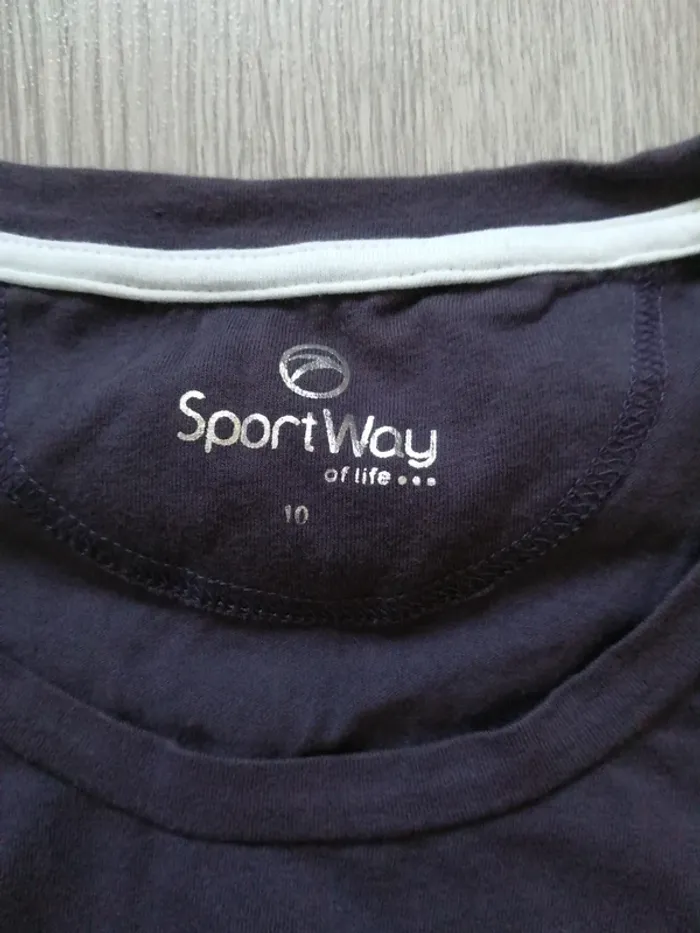 Tee-shirt de sport violet foncé avec motifs points / sportway of life / (10ans) - photo numéro 2