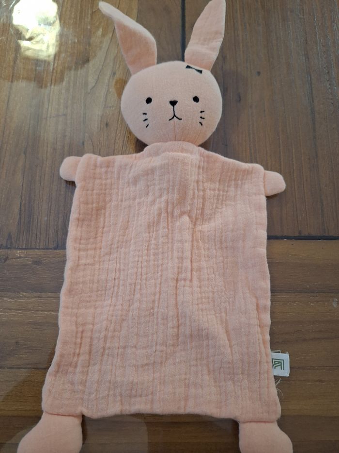 Doudou lapin lange Alinéa couleur saumon