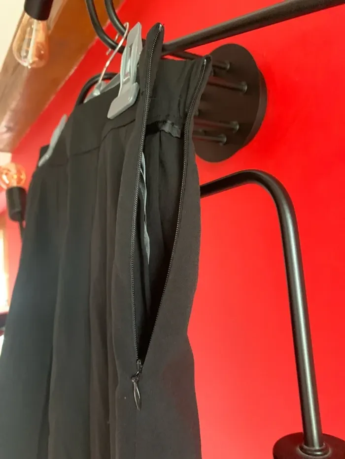 Jupe plissée Stradivarius - photo numéro 3