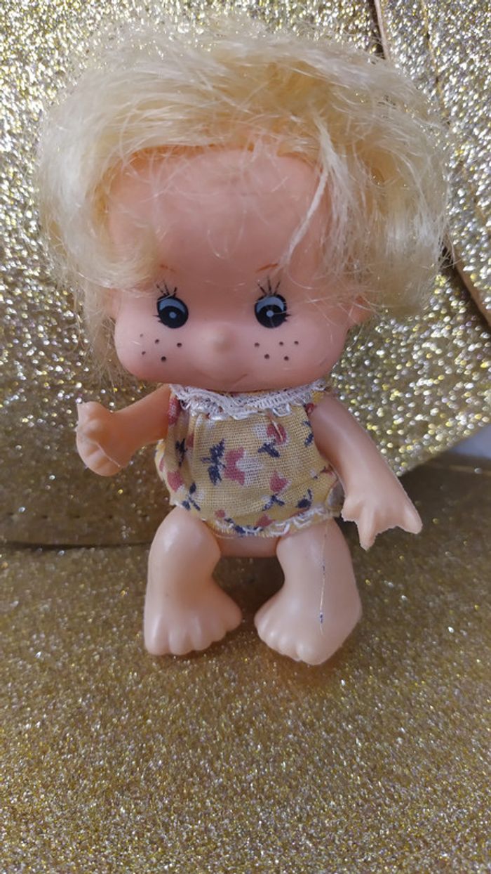 vintage '' petite poupée plastique ''