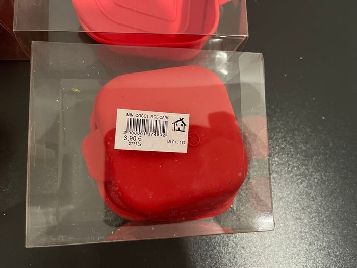 Lot de 4 marmites neuves en silicone - photo numéro 4