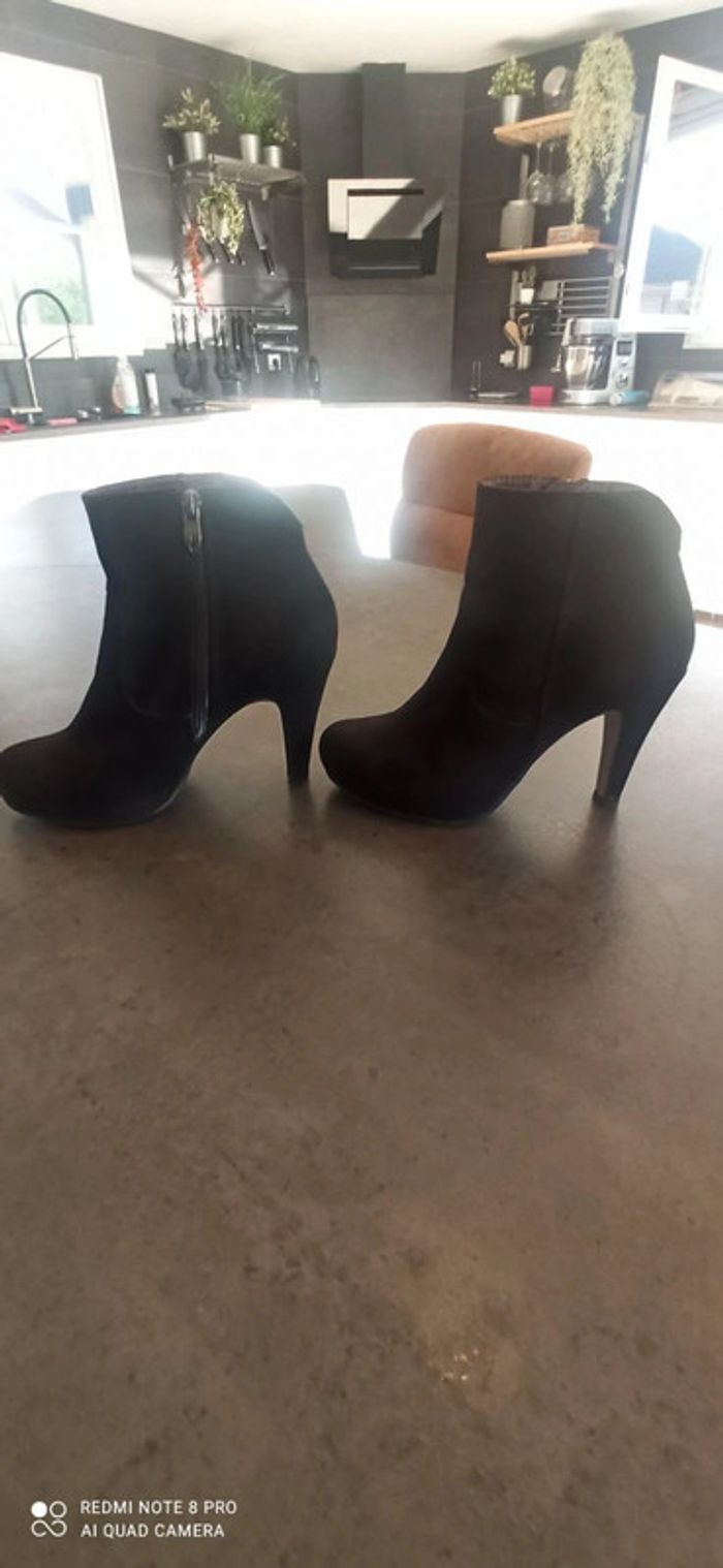 Bottines Tamaris croûte de cuir noires - photo numéro 3