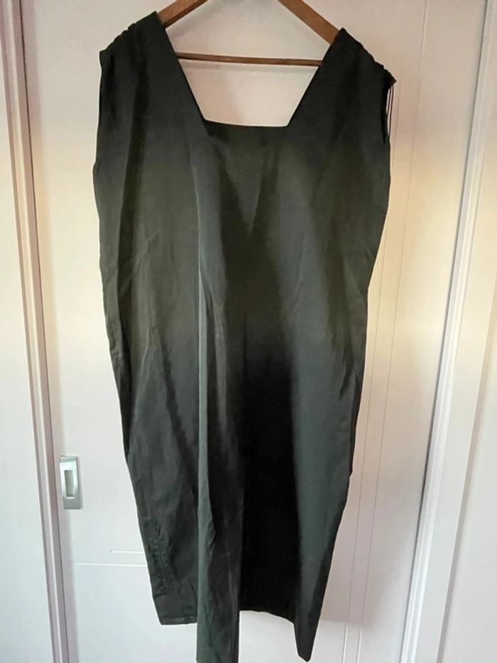 Superbe robe longue noire généreuse - photo numéro 7