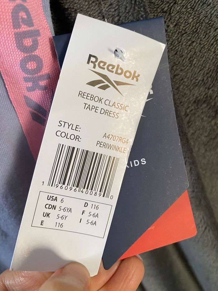 Robe reebok taille 5/6 ans neuf - photo numéro 2