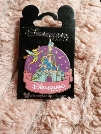 Pins Disney chateau et fée clochette