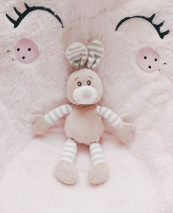 🐰 Doudou lapin grelot 30 cm - Soft Friends 🐰