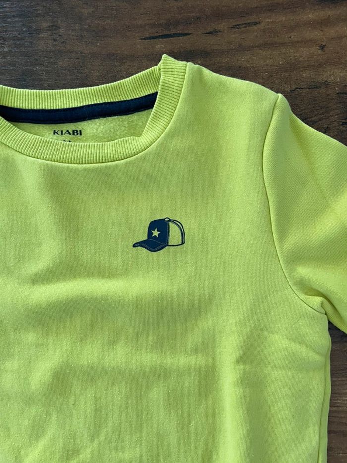 Sweat vert avec motif casquette - photo numéro 2