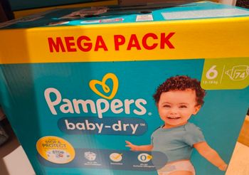 Couches Pampers baby dry taille 6 neuf