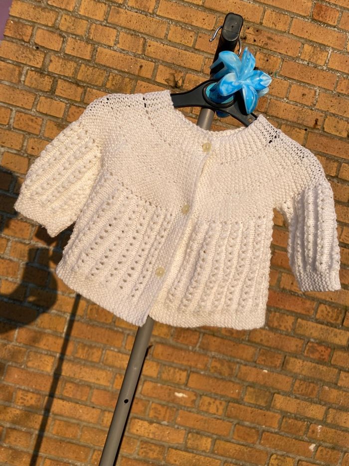 Gilet blanc 3 mois - photo numéro 1