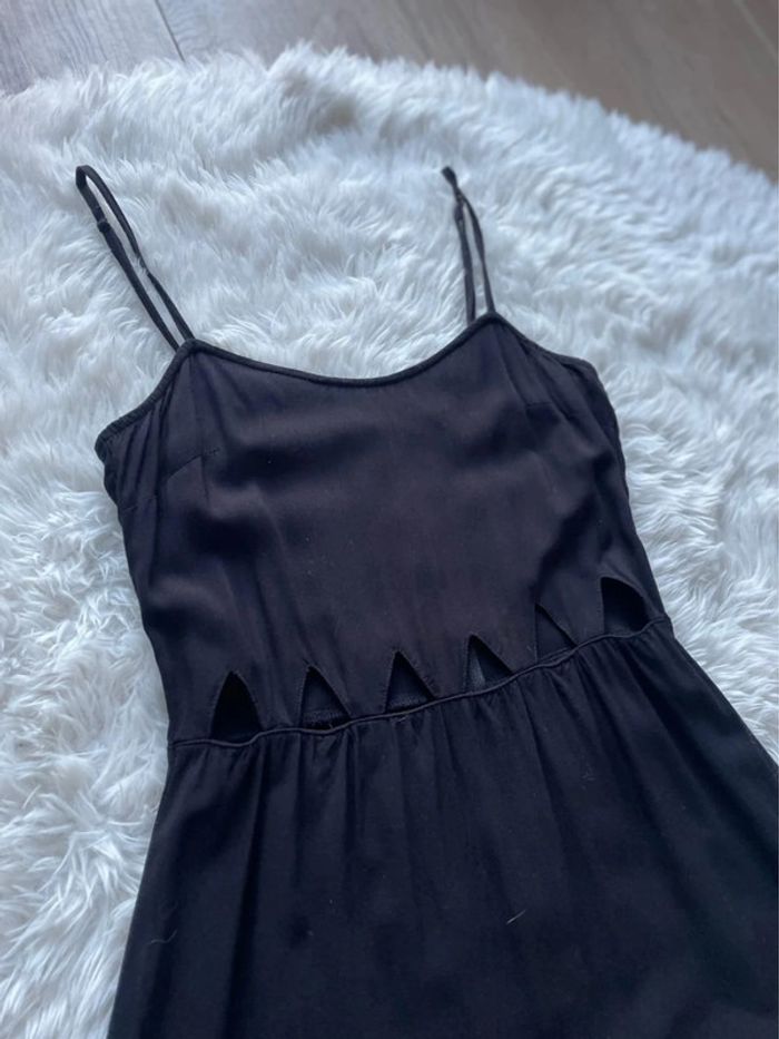 Petite robe noire fluide - photo numéro 4