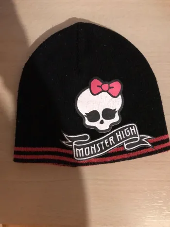 Bonnet monster high en très bon état