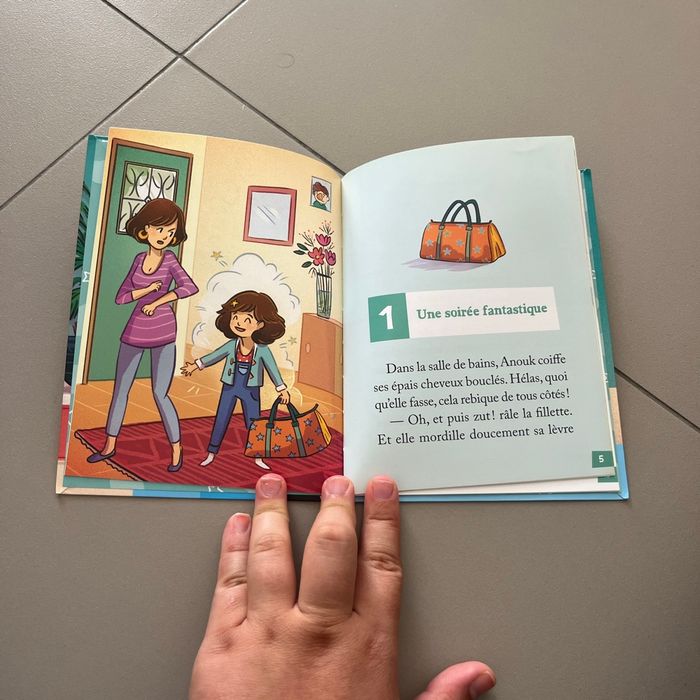 Livre à lire le club des pipelettes - photo numéro 2