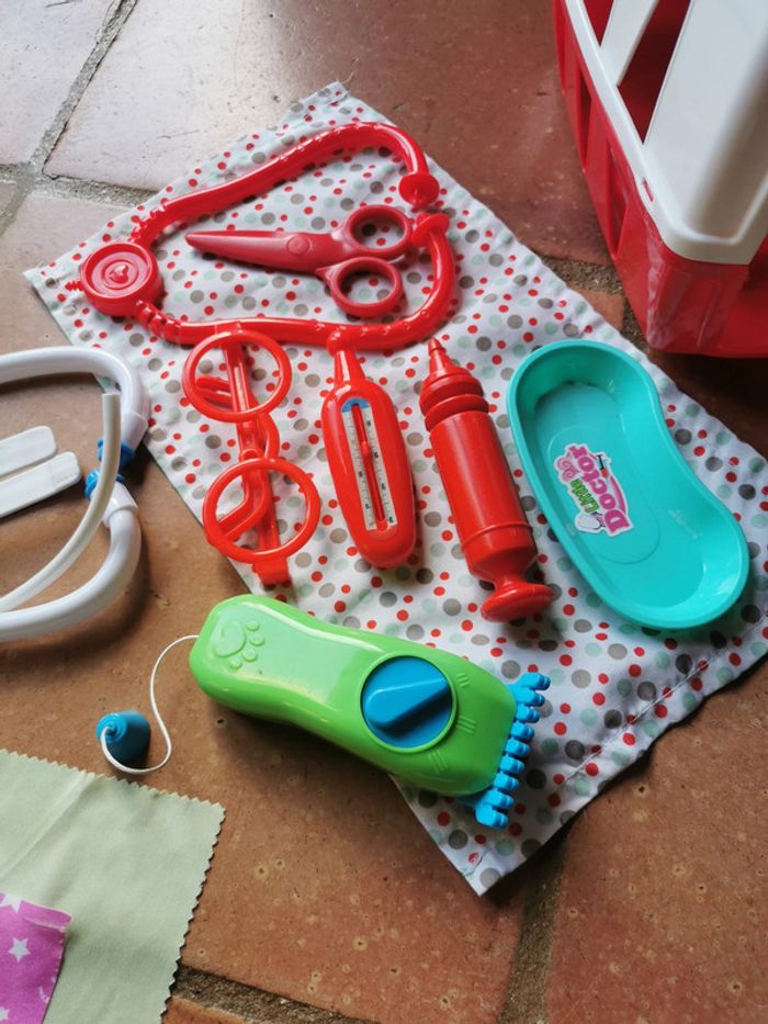 Jouet kit vétérinaire et niche chien Ecoiffier - photo numéro 3