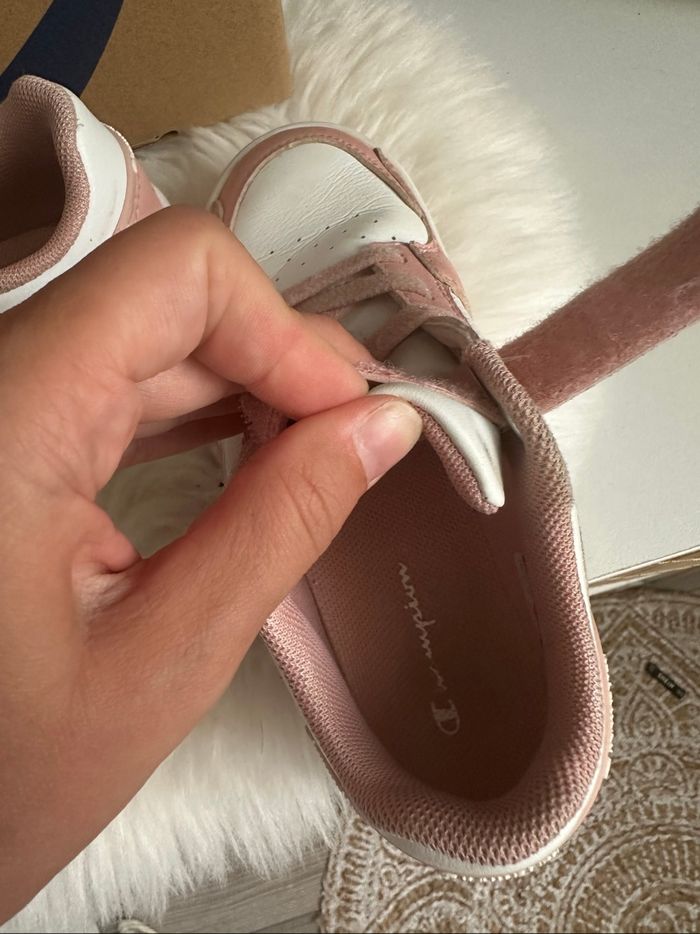 Magnifique chaussures basket rose et blanche de chez Champion en pointure 30 - photo numéro 7