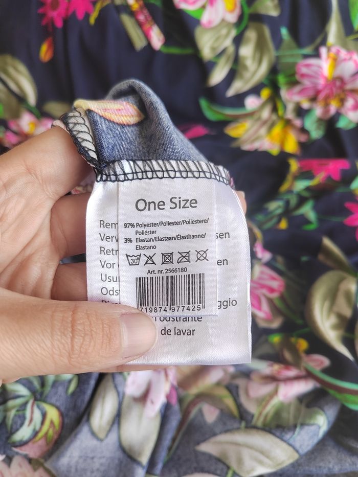 Robe Longue Bleu Marine à Fleurs – Taille Unique – neuve - photo numéro 5