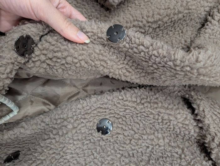 Manteau en bouclette - photo numéro 2