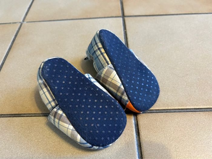 Petits chaussons bébé - photo numéro 2