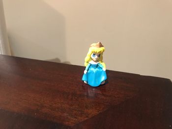Figurine princesse la belle au bois dormant aurore disney