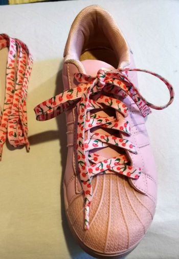 Lacets neufs "Cerise" 